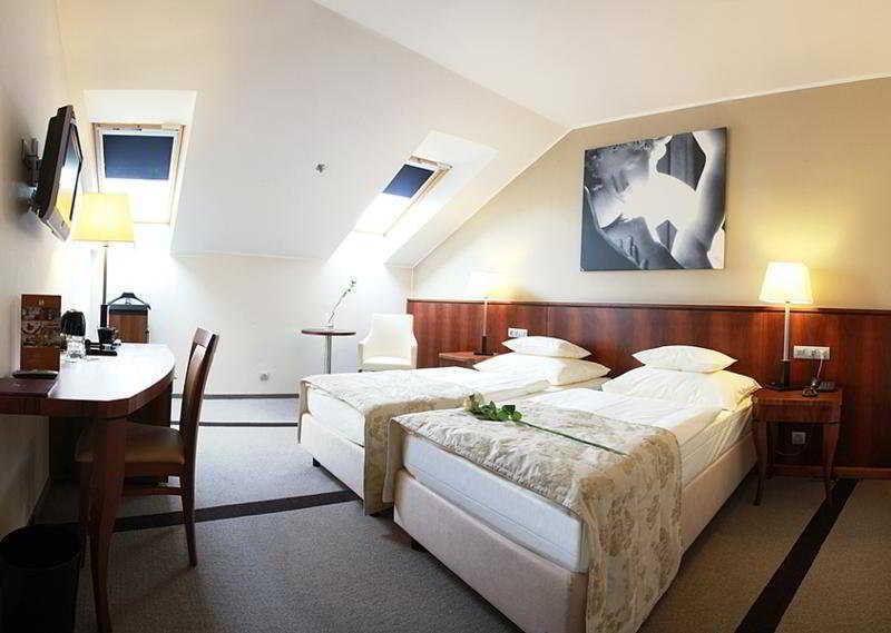 Hotel Maestro By Adrez Prag Rum bild