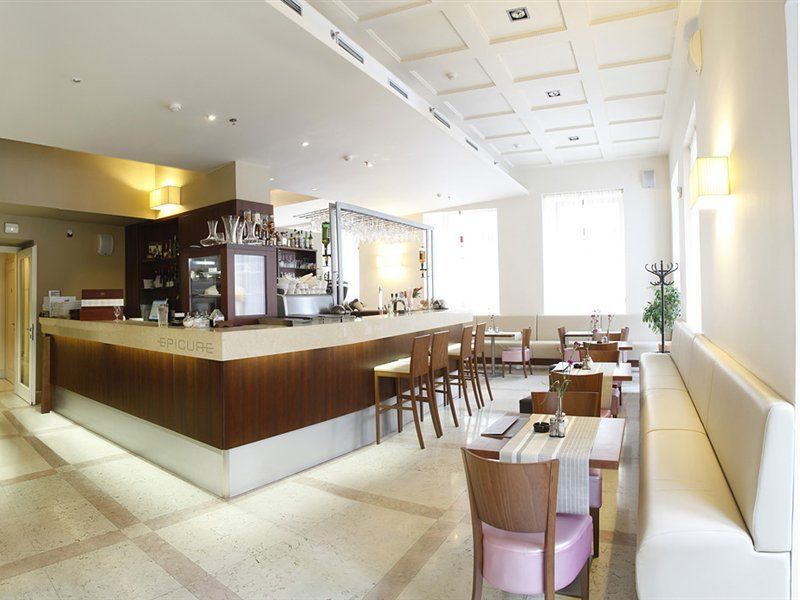 Hotel Maestro By Adrez Prag Restaurang bild