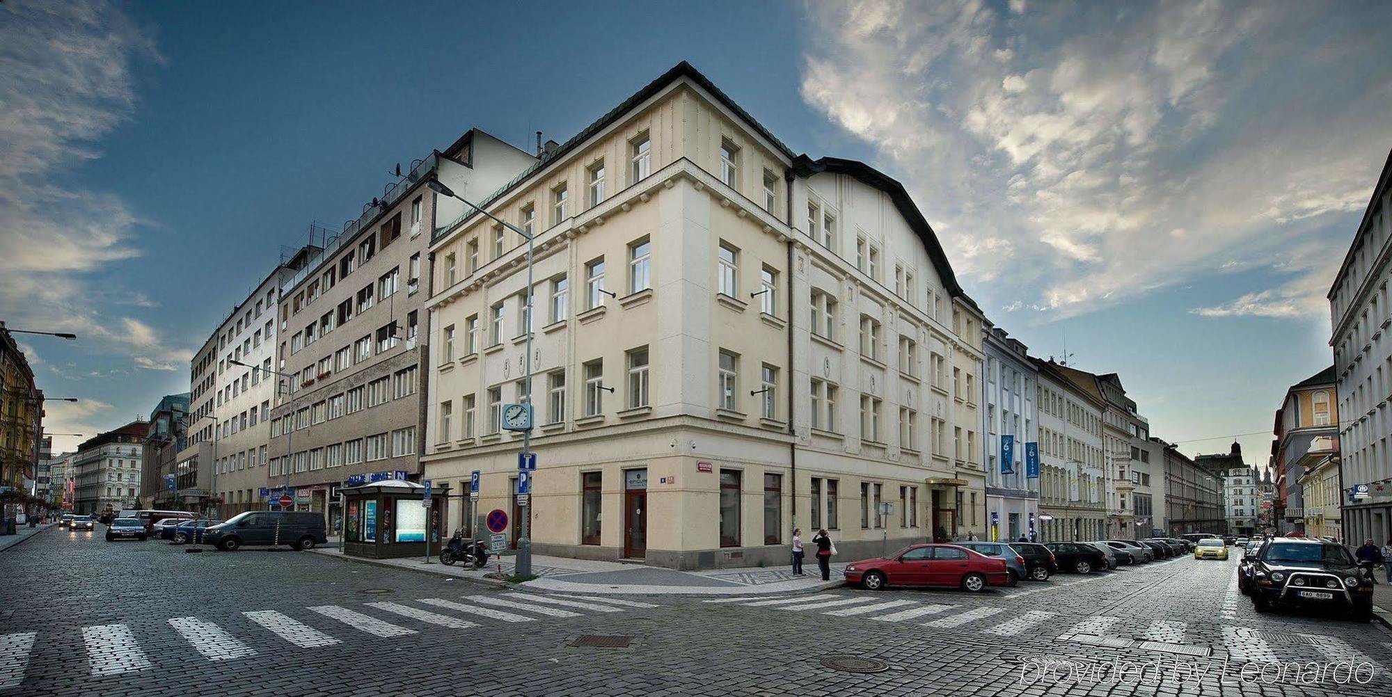 Hotel Maestro By Adrez Prag Exteriör bild